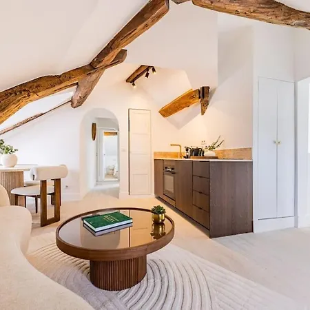 3 Bedrooms Sacree Coeur Place Du Tertre Montmartre-3