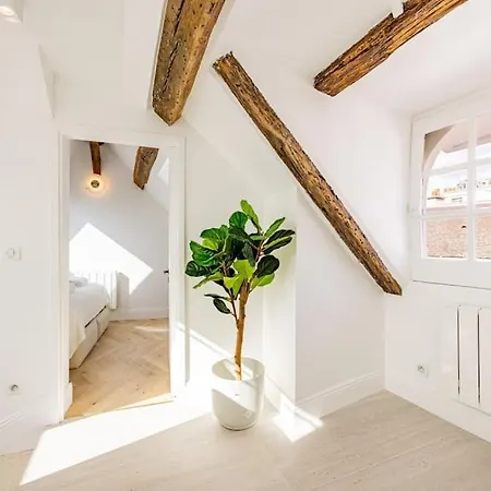 3 Bedrooms Sacree Coeur Place Du Tertre Montmartre-2